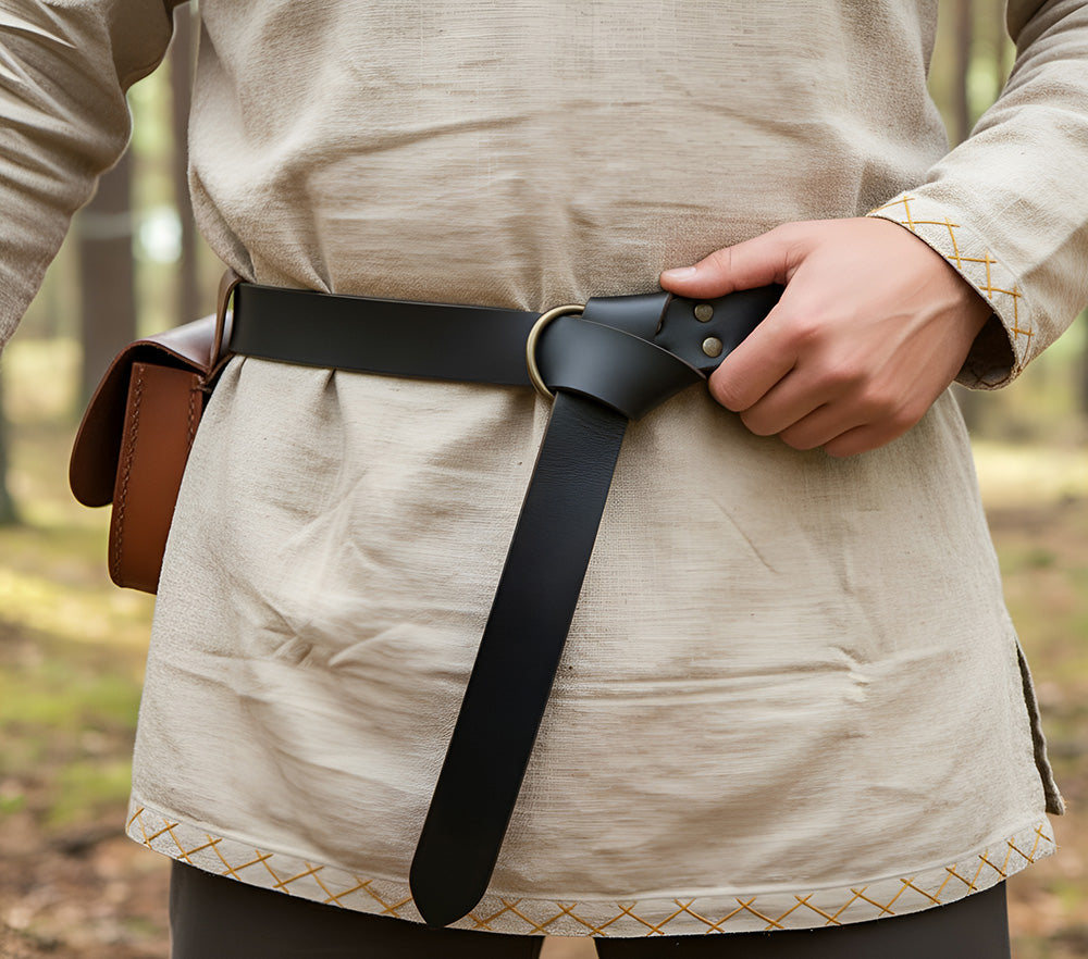 Thick Leather Pirate Belt | Black with Ring Loop