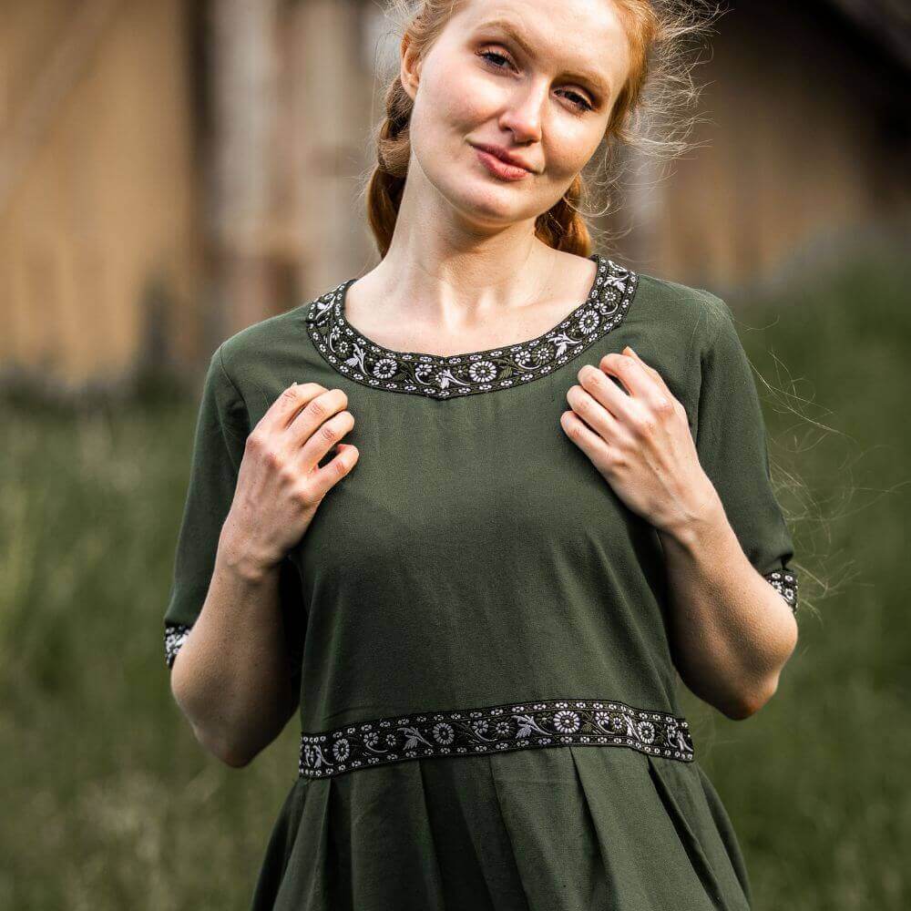 Short sleeve and embroidered cuff detail on the green Pirate dress