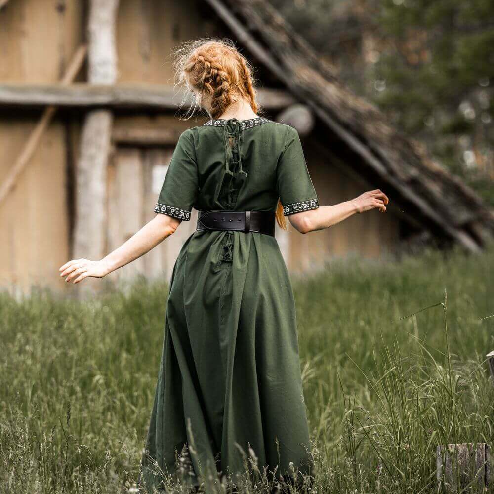 Woman wearing the green short sleeve Pirate ladies dress
