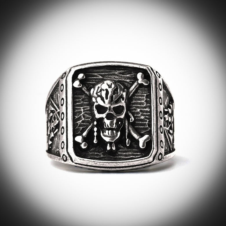 Dead Man's Chest Pirate Skull Ring in Silver Finish
