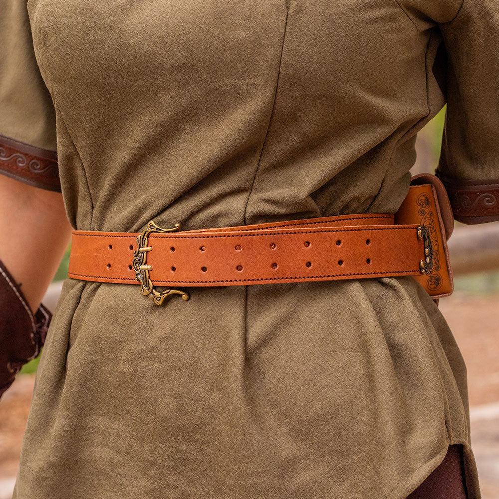 Model styling Leather Double-Prong Pirate Belt in brown