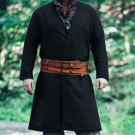 Long sleeve detail on Pirate wool tunic