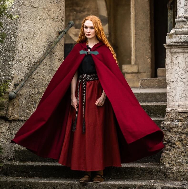 Red wool pirate cloak with short hood, front view