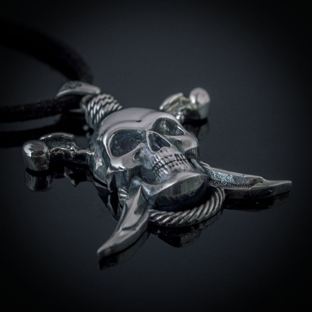 Hangman's Skull Silver Pirate Pendant oblique angle