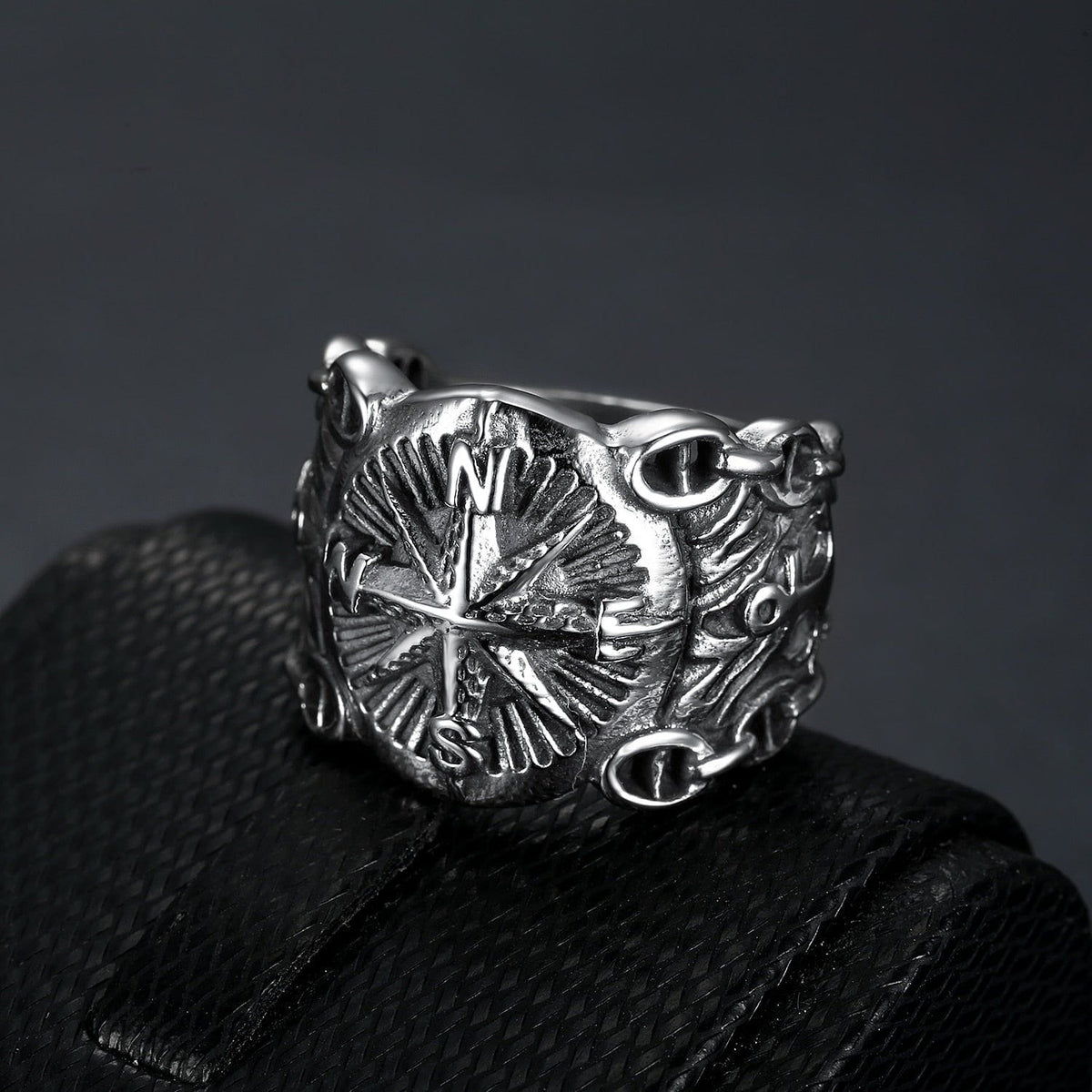 Compass Pirate Ring, close-up