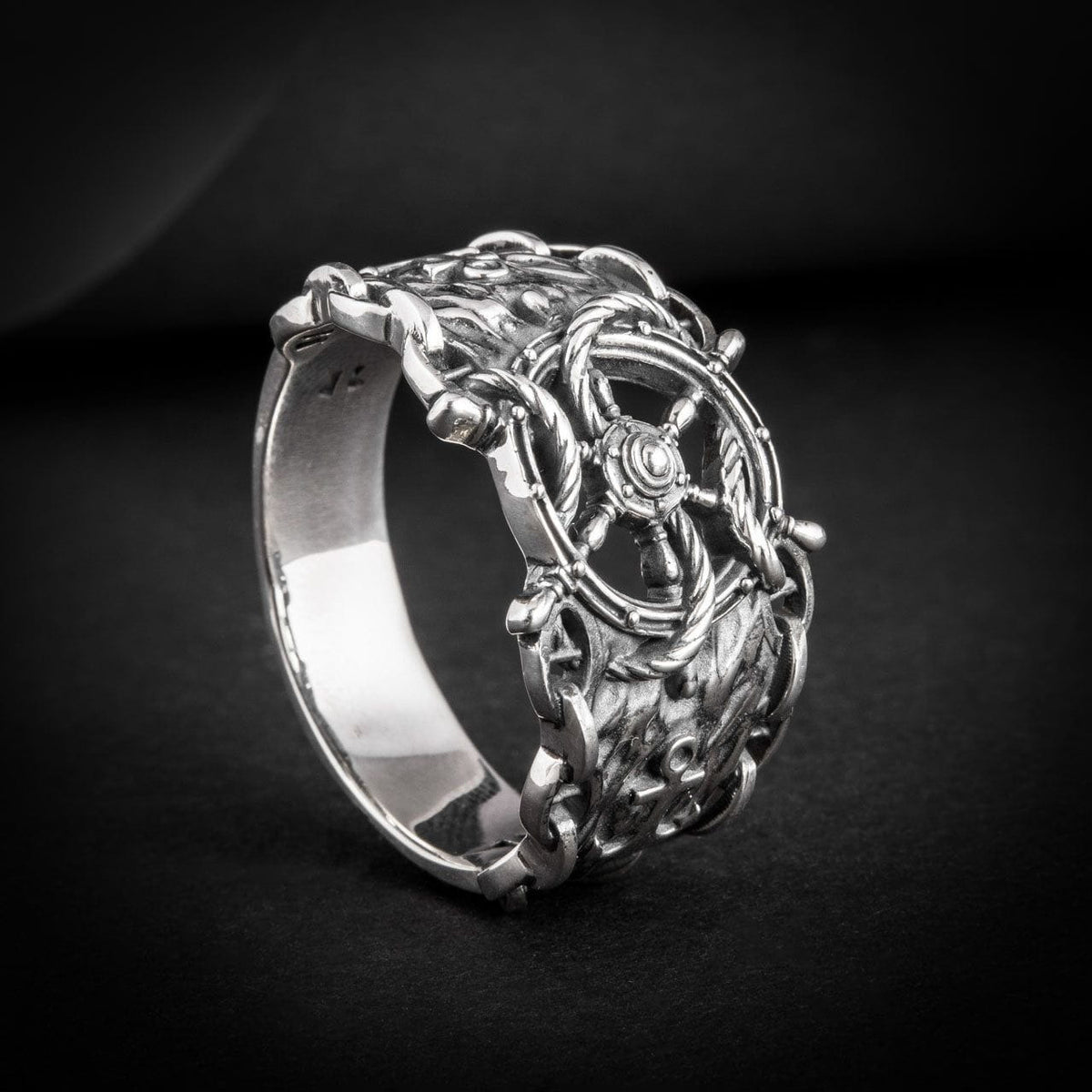 Ship's Wheel with Rope and Anchor Silver Ring side vciew