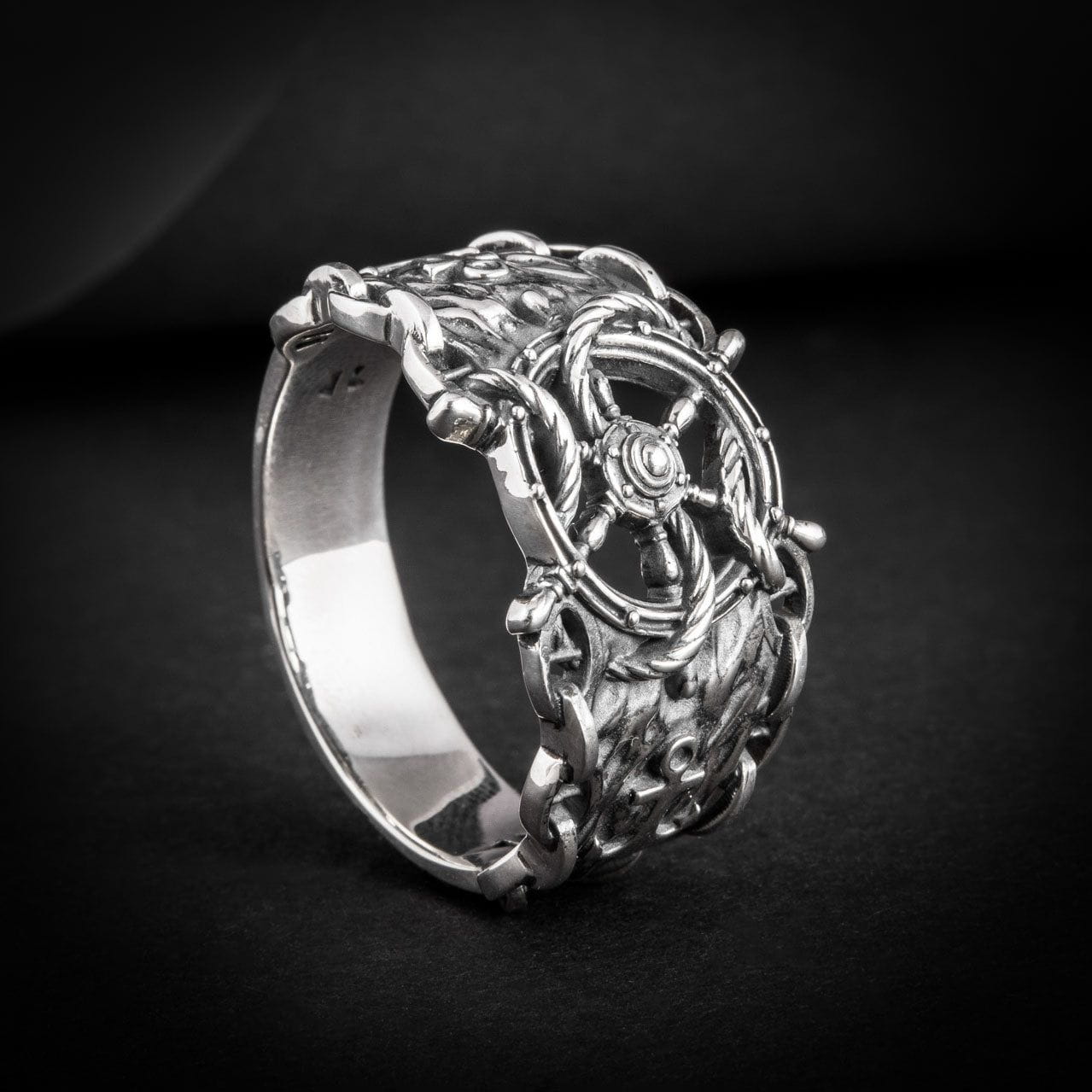 Ship's Wheel with Rope and Anchor Silver Ring side vciew