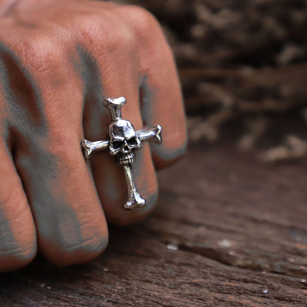 Pirate Skull and Cross Ring on model