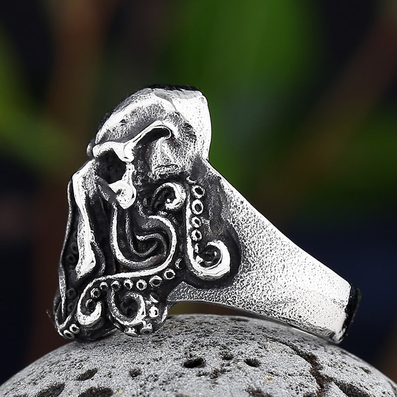 Octopus Skull Pirate Ring (side view)