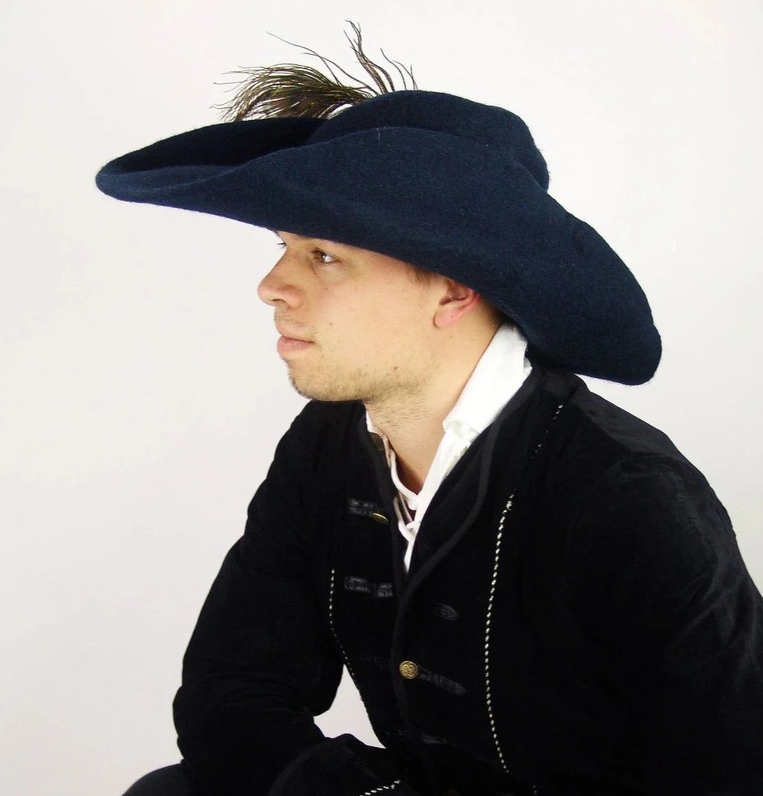 Cocked Pirate Hat in Black [RARE PIECE!]